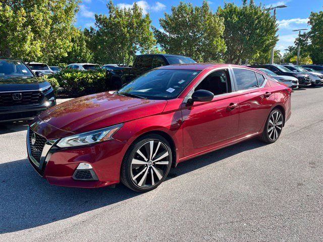 Used 2021 Nissan Altima 2.5 SR FWD image 3