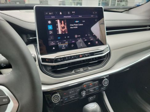 Used 2024 Jeep Compass Limited w/ Sun and Sound Group image 12