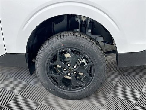 New 2025 Ford Maverick XLT w/ XLT Luxury Package image 16