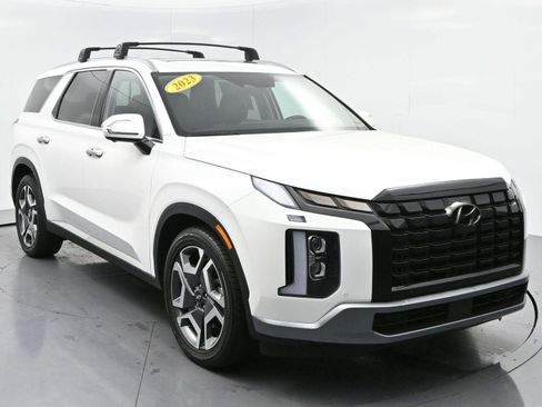 Used 2023 Hyundai Palisade Limited image 2