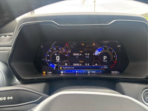 Used 2024 Chevrolet Colorado LT w/ LT Convenience Package image 7