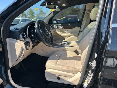 Used 2018 Mercedes-Benz GLC 300 4MATIC image 13