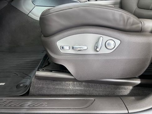 Certified 2025 Porsche Macan image 29