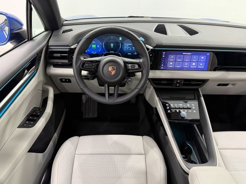 New 2026 Porsche Macan 4 Electric image 25