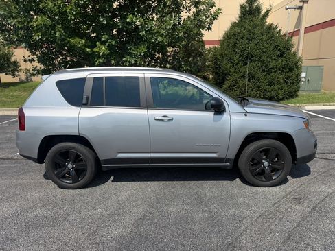 Used 2017 Jeep Compass Sport w/ Power Value Group AWD/4WD image 7