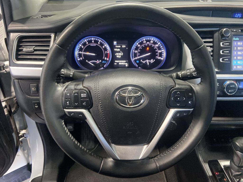 Used 2019 Toyota Highlander XLE AWD/4WD image 11