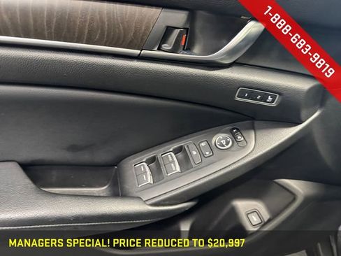 Used 2018 Honda Accord Touring image 27