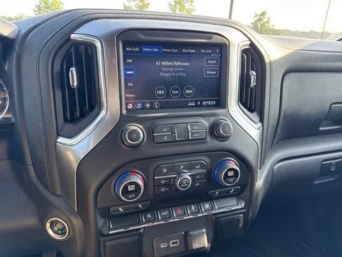 Used 2021 Chevrolet Silverado 1500 LT AWD/4WD image 11