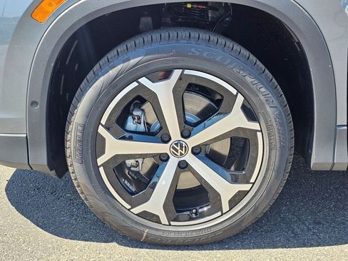 New 2026 Volkswagen Tiguan SE AWD/4WD image 8