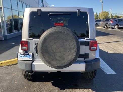 Used 2015 Jeep Wrangler Unlimited Sahara w/ Connectivity Group image 7