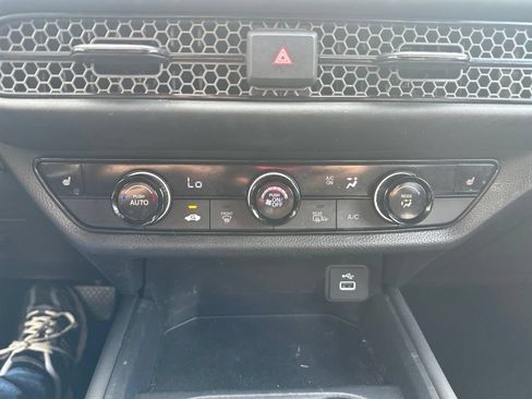 Used 2025 Honda HR-V Sport image 17