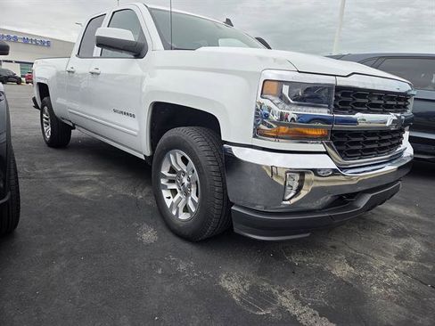 Used 2017 Chevrolet Silverado 1500 LT w/ All Star Edition AWD/4WD image 9