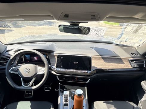 New 2025 Volkswagen Atlas SEL Premium R-Line image 24