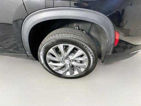 Used 2025 Buick Enclave Preferred image 11