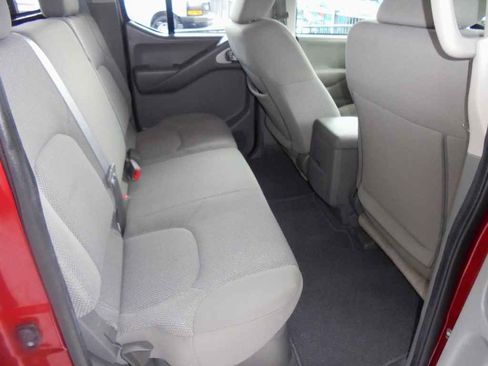 Used 2019 Nissan Frontier SV image 10