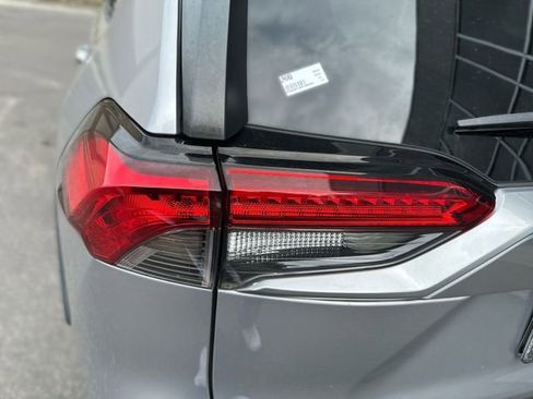 Used 2021 Toyota RAV4 LE image 26