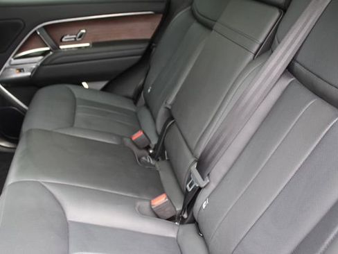 Used 2025 Land Rover Range Rover SE image 5