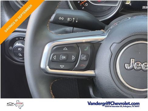 Used 2023 Jeep Gladiator Overland AWD/4WD image 13