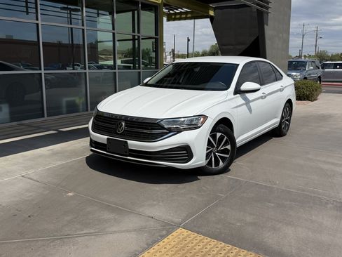 Used 2024 Volkswagen Jetta S FWD image 2