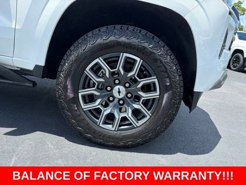 Used 2026 Chevrolet Colorado Z71 w/ Technology Package AWD/4WD image 8