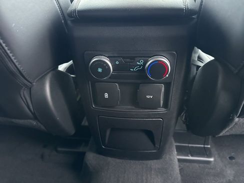 Used 2022 Ford Explorer XLT w/ Equipment Group 202A image 15