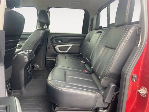 Used 2016 Nissan Titan SL image 13