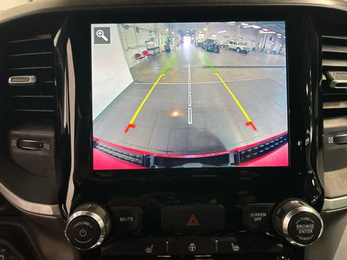 Used 2020 RAM 1500 Big Horn AWD/4WD image 5