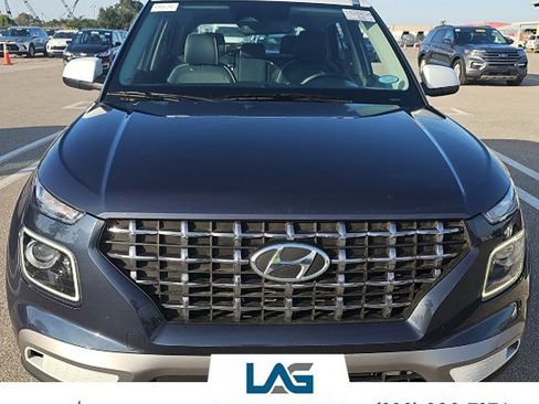 Used 2024 Hyundai Venue Limited image 1
