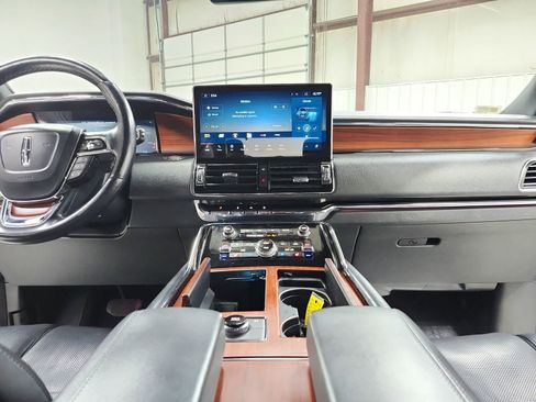 Used 2023 Lincoln Navigator Reserve AWD/4WD image 28