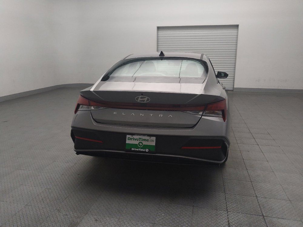 Used 2024 Hyundai Elantra SEL FWD image 7
