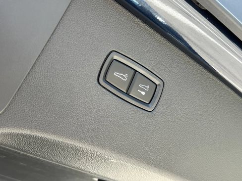 Certified 2024 Porsche Cayenne Coupe AWD/4WD image 21