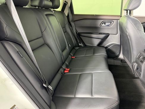 Used 2023 Nissan Rogue SL w/ SL Premium Package image 32