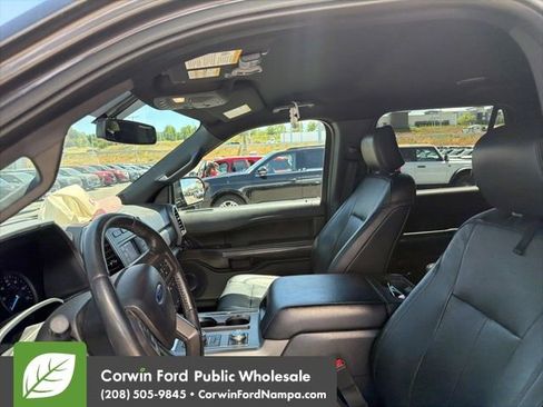 Used 2018 Ford Expedition XLT w/ Equipment Group 201A AWD/4WD image 9