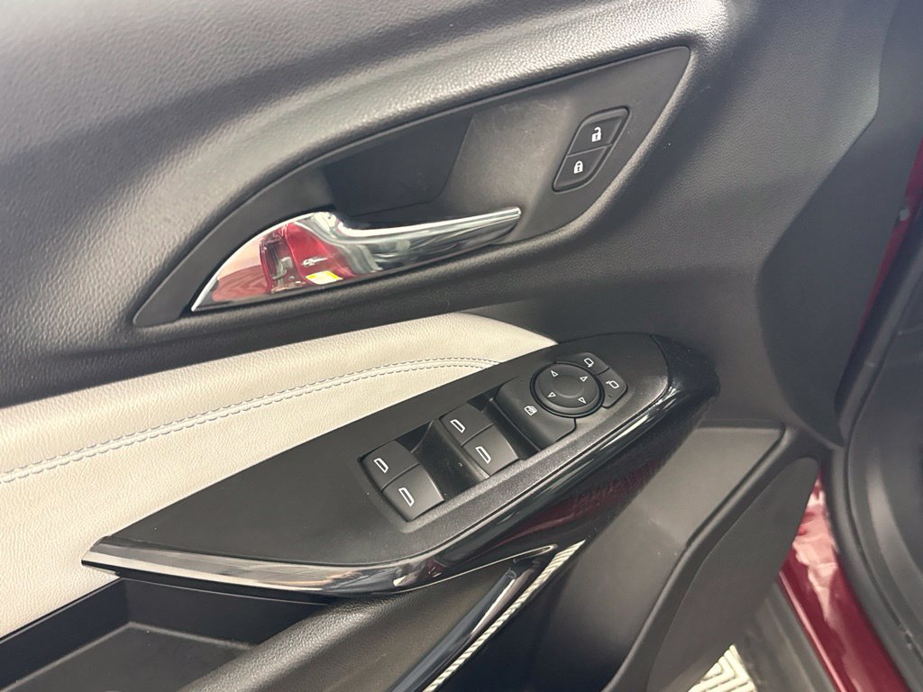 Used 2025 Chevrolet Trax LT FWD image 17