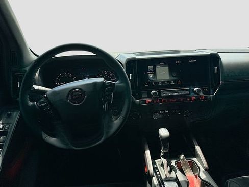 Used 2025 Nissan Frontier PRO-4X AWD/4WD image 21
