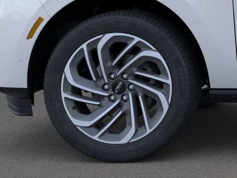 New 2026 Lincoln Navigator L Reserve AWD/4WD image 19