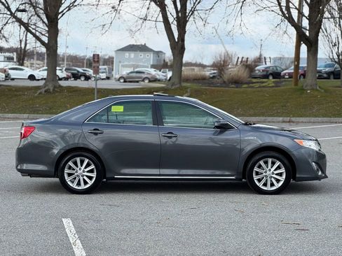 Used 2012 Toyota Camry XLE w/ Leather Pkg FWD image 5