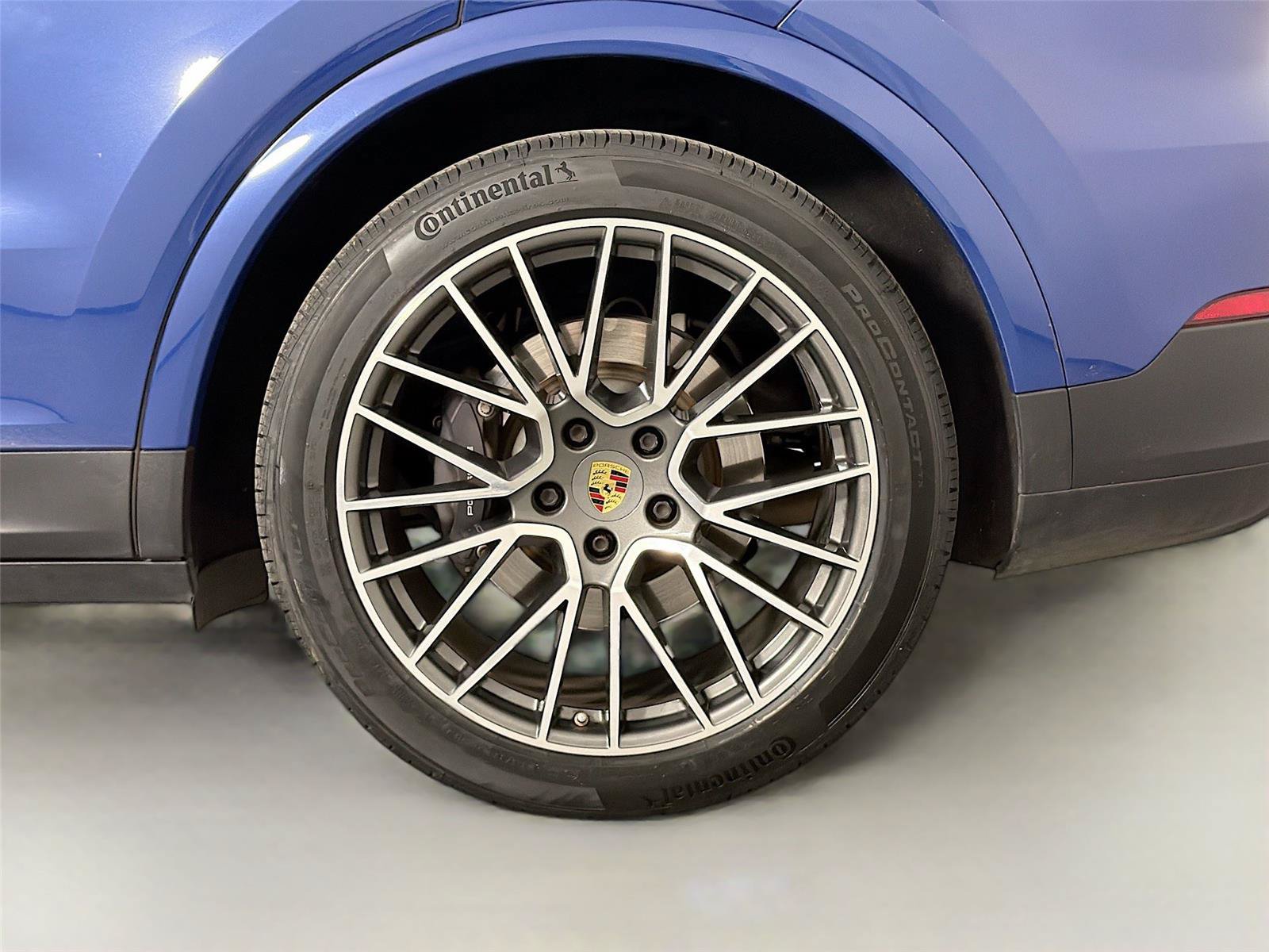 Certified 2022 Porsche Cayenne Coupe AWD/4WD image 12