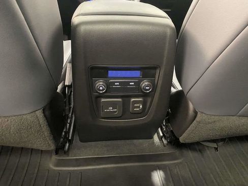 Used 2021 Buick Enclave Essence w/ Sound and Sites Package image 11