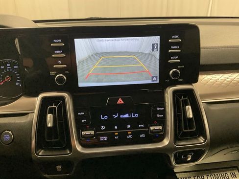 Used 2021 Kia Sorento S FWD image 22