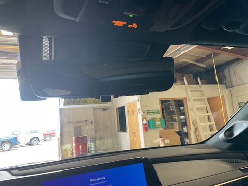 Used 2025 Toyota Crown Signia image 19