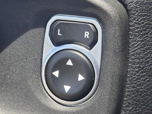 Used 2020 Jeep Wrangler Sport AWD/4WD image 24