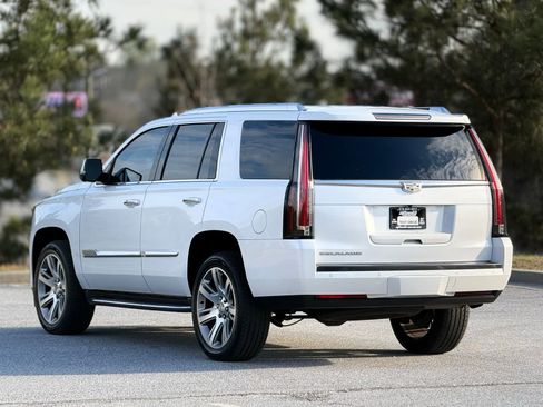 Used 2016 Cadillac Escalade Luxury image 9