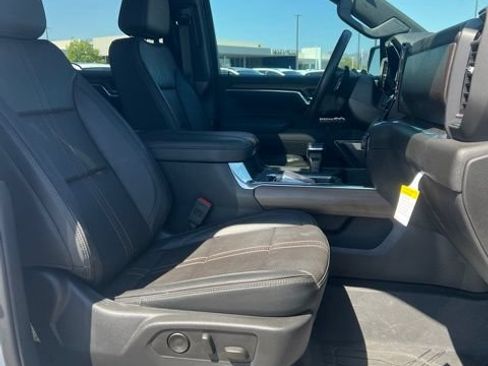 Used 2025 Chevrolet Silverado 1500 High Country w/ High Country Premium Package AWD/4WD image 37