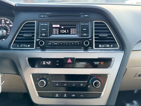 Used 2017 Hyundai Sonata SE image 21