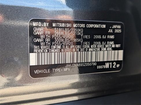 New 2025 Mitsubishi Outlander SE image 30