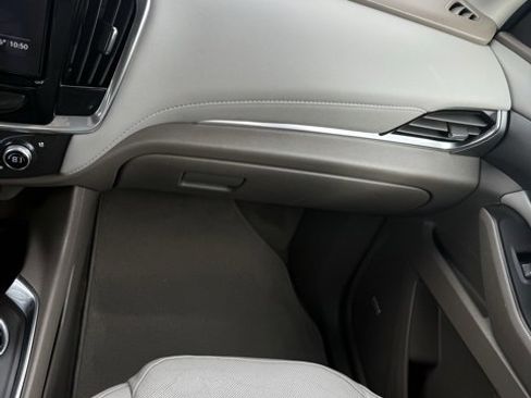 Used 2020 Chevrolet Traverse Premier image 33