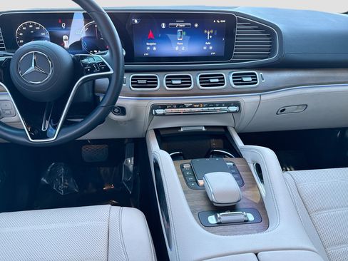 Used 2024 Mercedes-Benz GLE 450e 4MATIC image 18