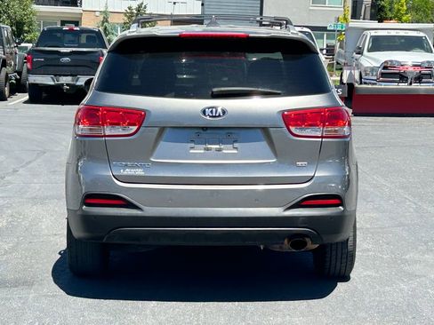 Used 2016 Kia Sorento FWD w/ LX Convenience Package image 6