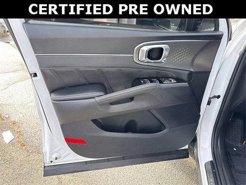 Used 2023 Kia Sorento SX image 13